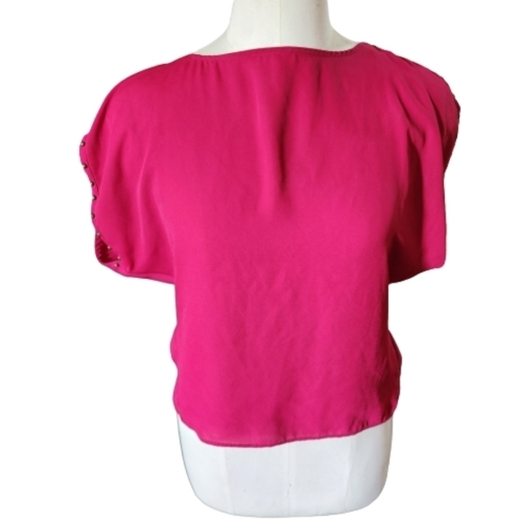 Forever 21 short sleeves blouse brass pearls detail color pink size medium - Picture 1 of 6